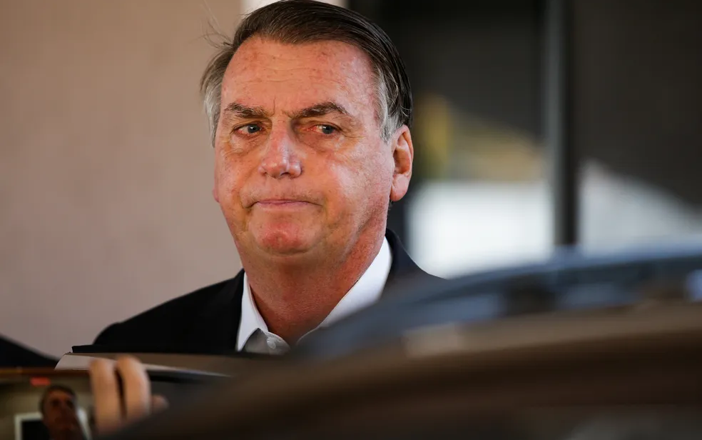 Relator no TSE vota para manter Bolsonaro inelegível